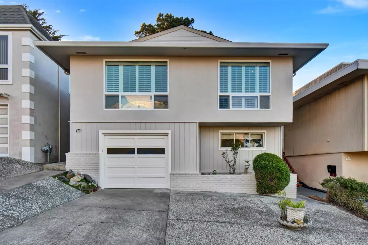 Daly City, CA 94015,16 Christopher CT