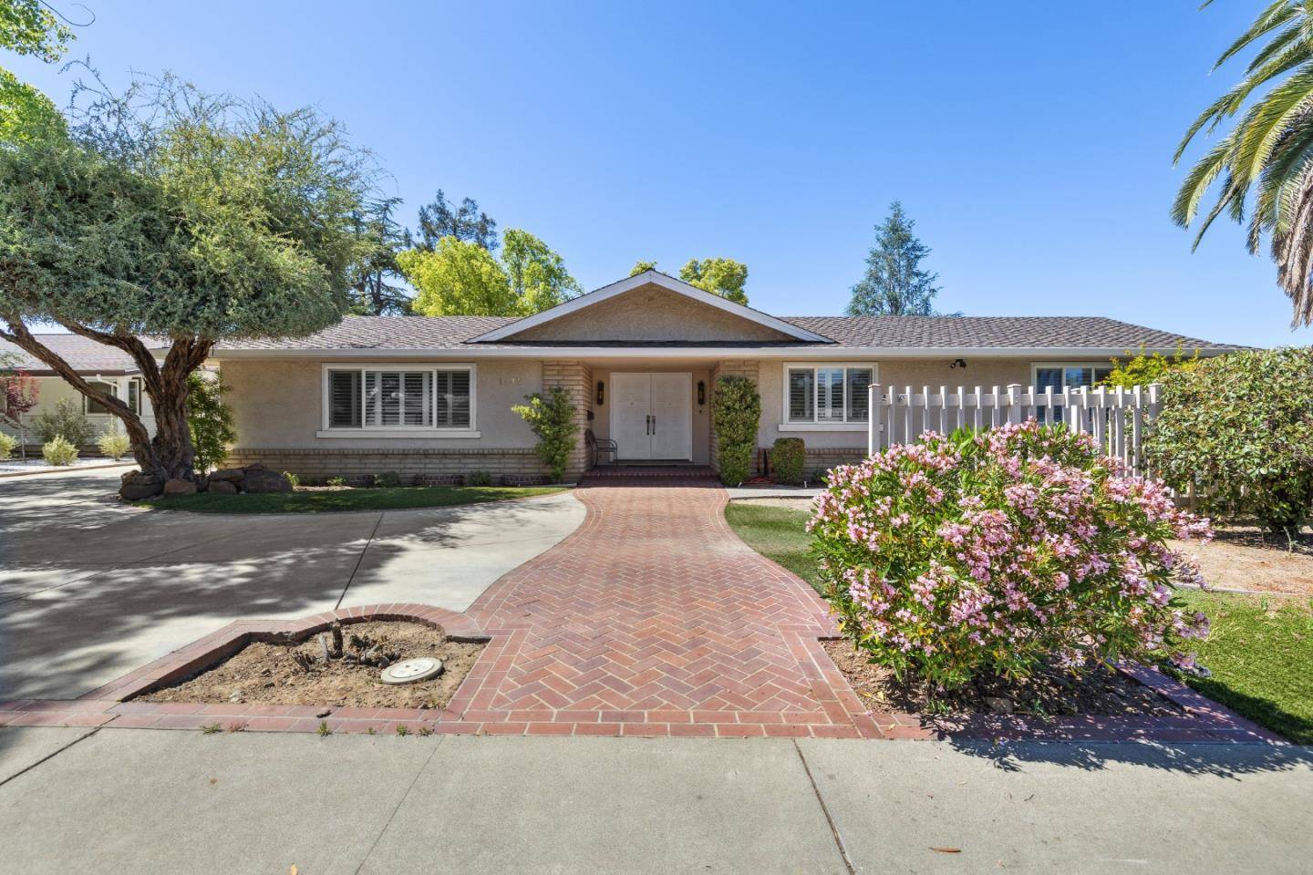 1445 Branham LN, San Jose, CA 95118