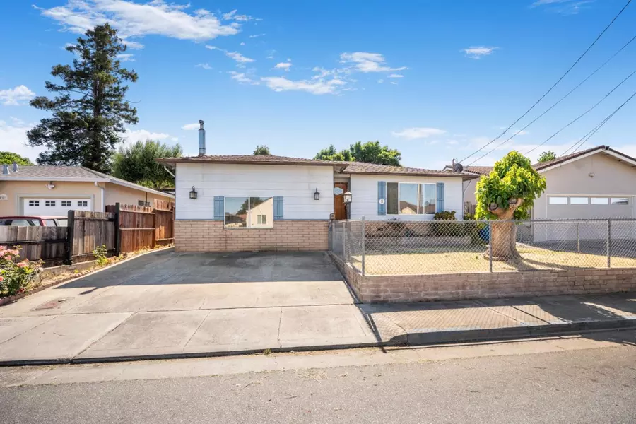 921 Suiter ST, Hollister, CA 95023