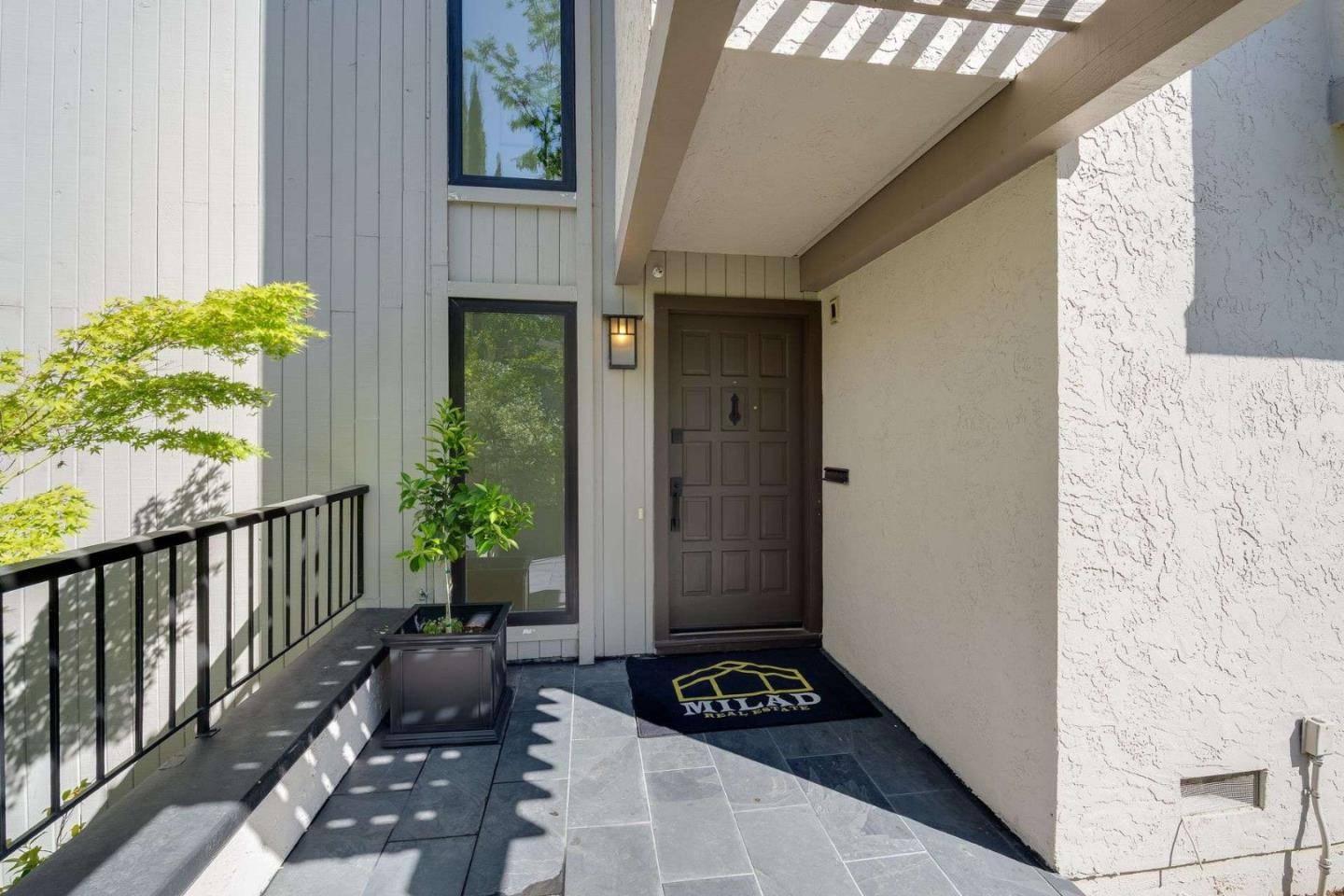 228 Sand Hill CIR, Menlo Park, CA 94025