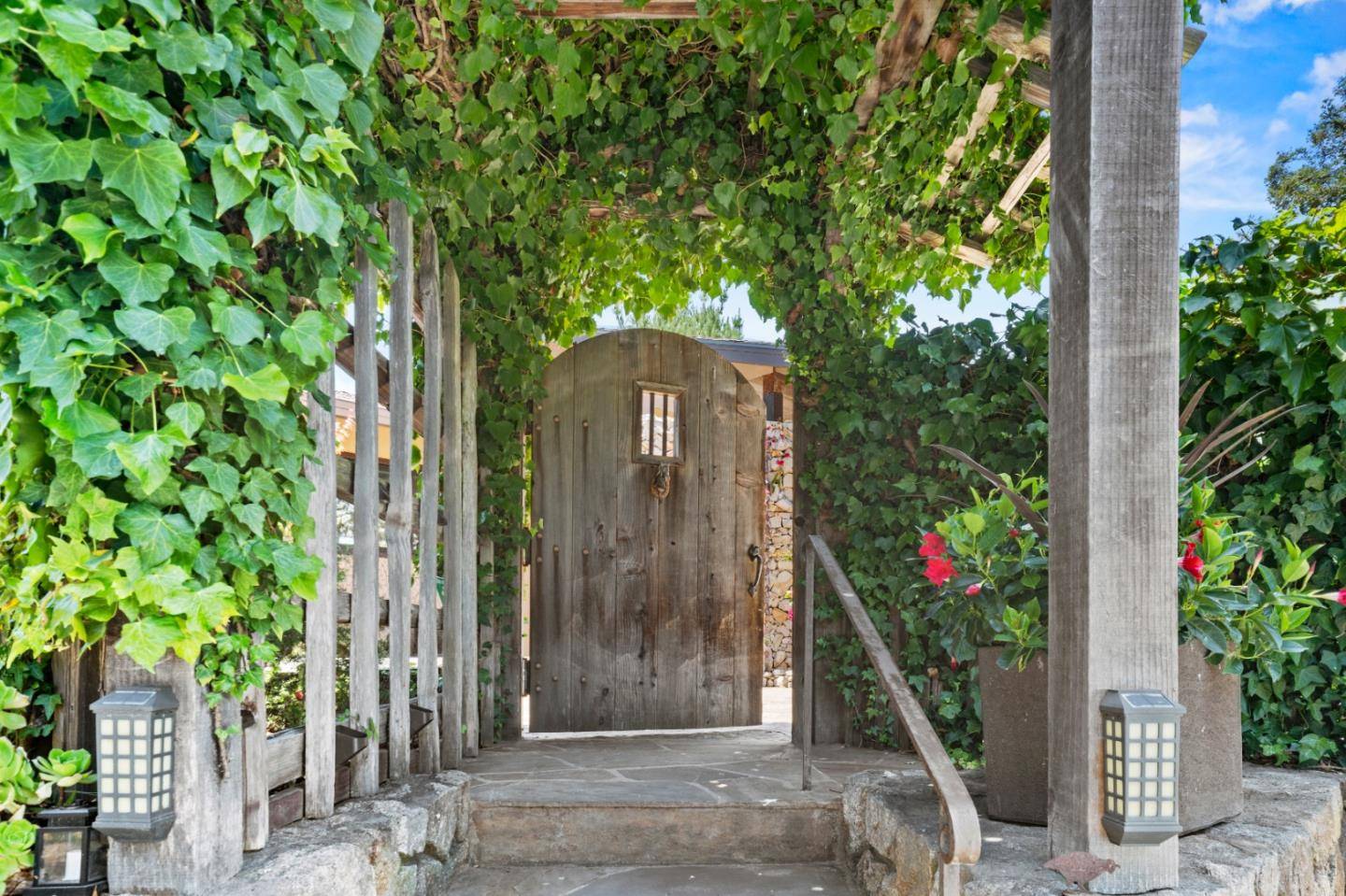 25550 Rio Vista DR, Carmel, CA 93923