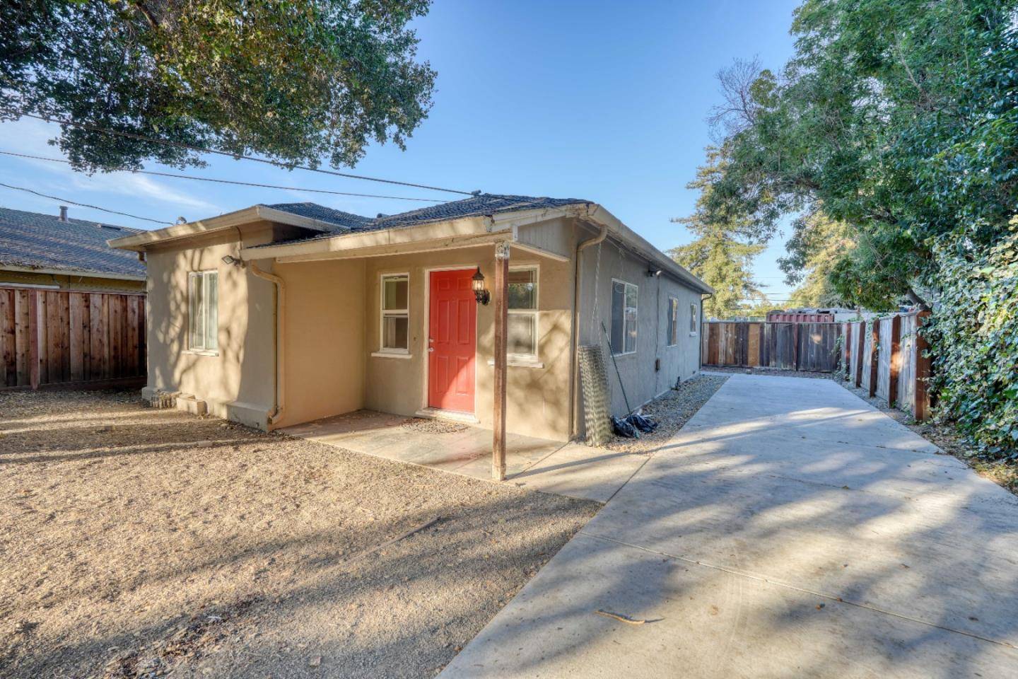 East Palo Alto, CA 94303,1871 Woodland AVE