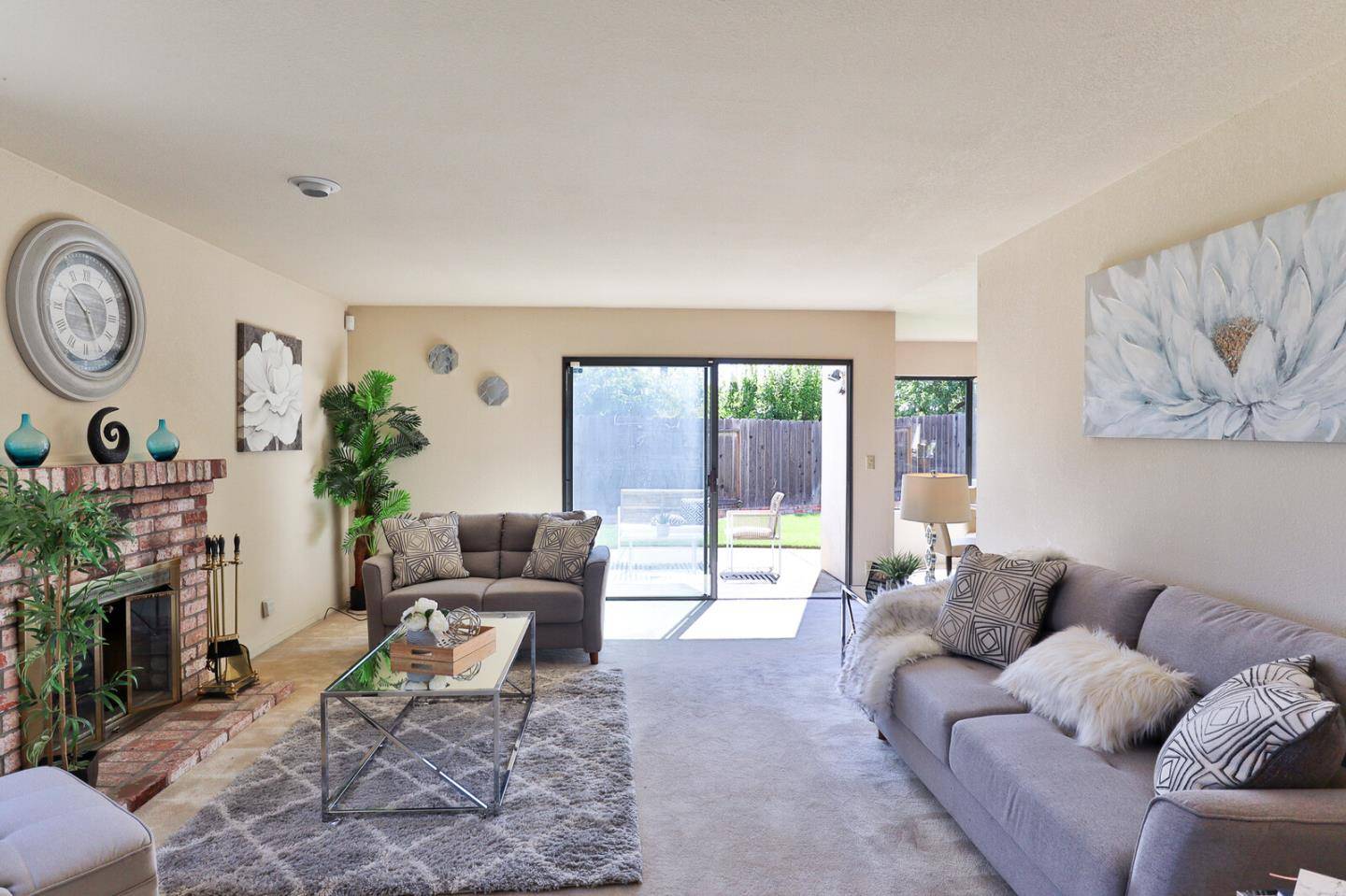 Gilroy, CA 95020,8760 Rancho Hills DR