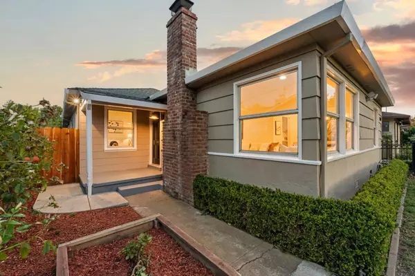 Redwood City, CA 94063,1064 15th AVE