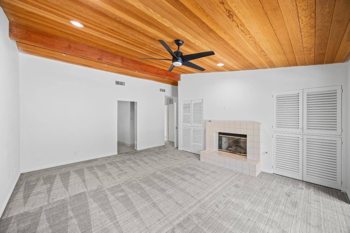 Palm Springs, CA 92264,255 W Camino Buena VIS