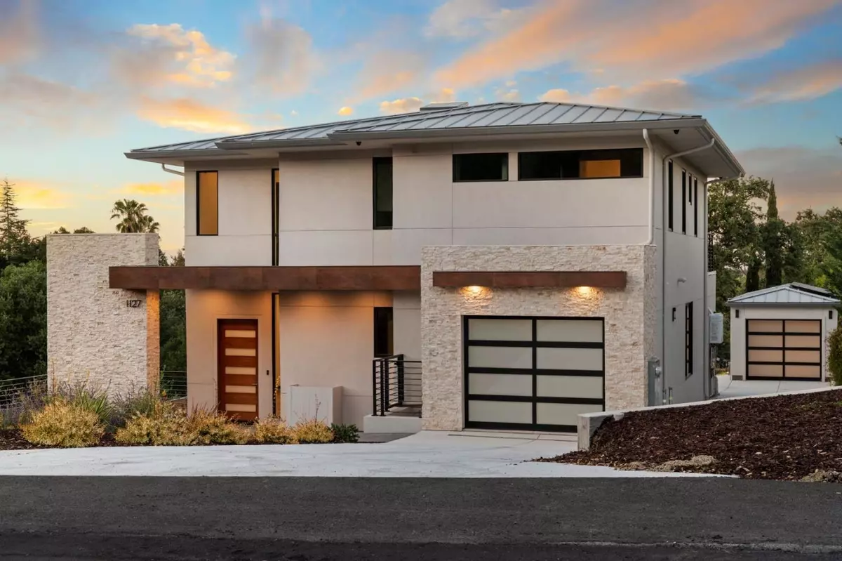 Los Altos, CA 94024,1127 Hillslope PL