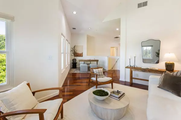 Mountain View, CA 94040,2009 Showers DR 2