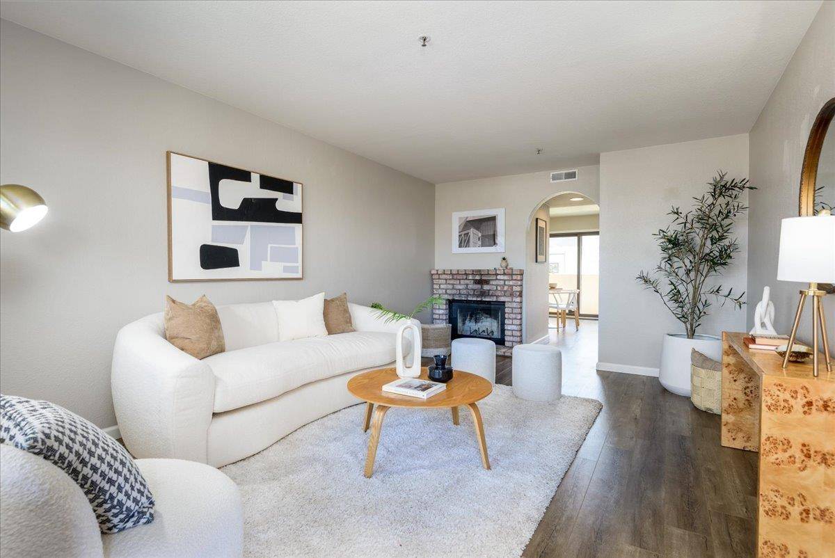 Pacifica, CA 94044,2355 Beach BLVD 303