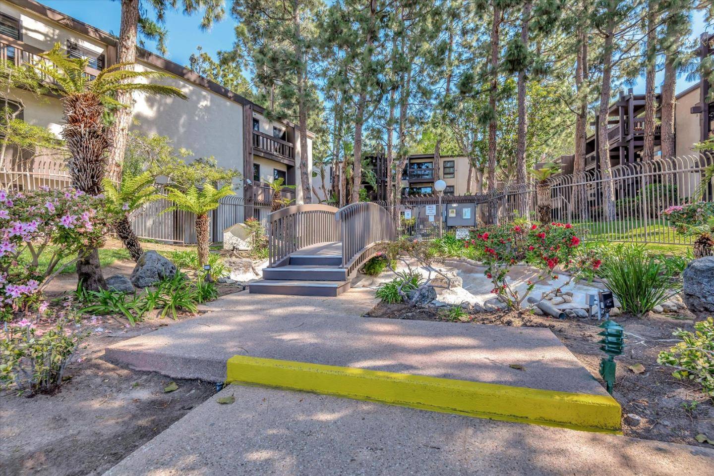 Playa Del Rey, CA 90293,8650 Gulana AVE C3053