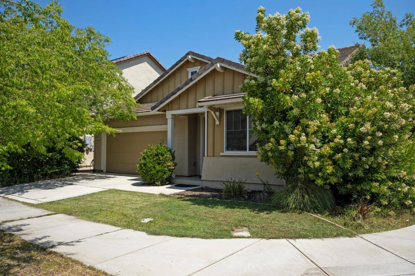 Lathrop, CA 95330,1141 Navigator DR
