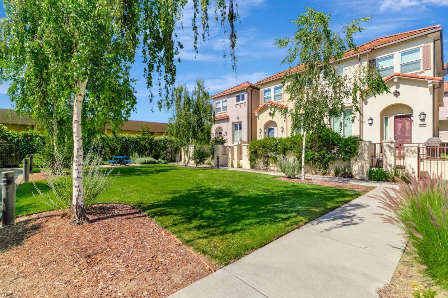 San Jose, CA 95128,867 Neal