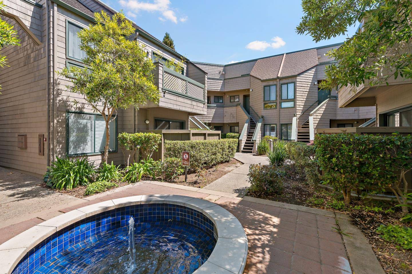 67 Pelican LN, Redwood City, CA 94065