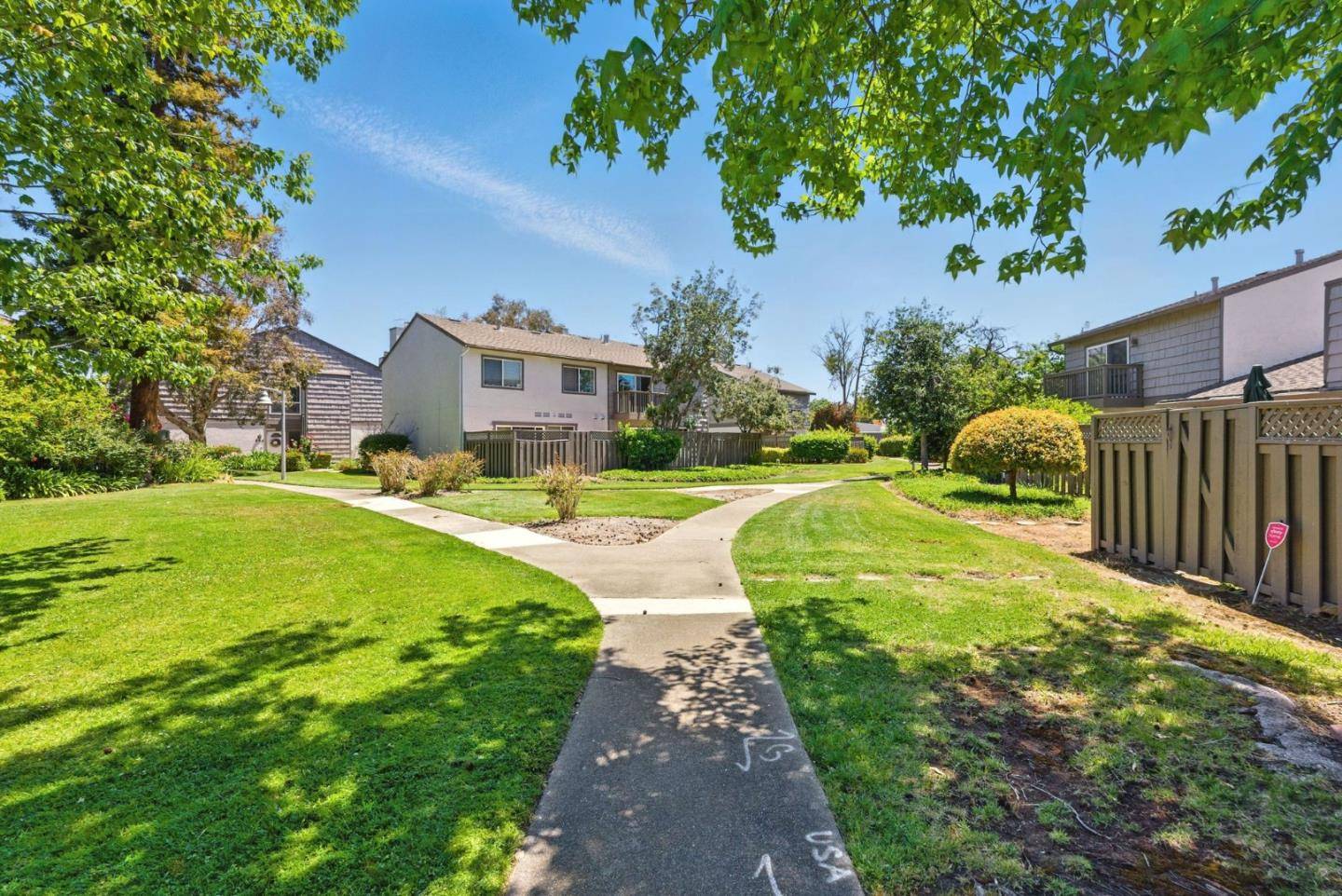 Foster City, CA 94404,971 Marquette LN