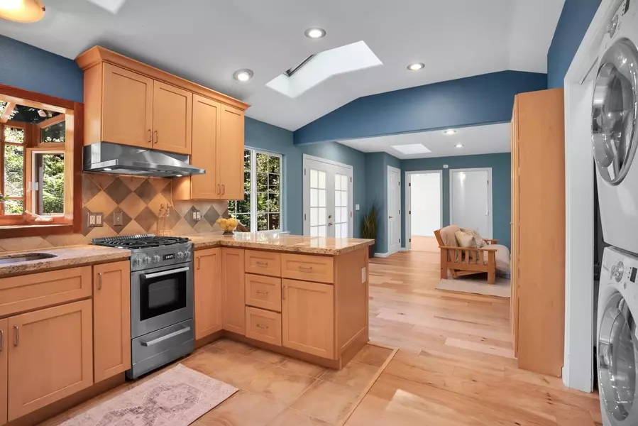 895 Forest WAY, Brookdale, CA 95007