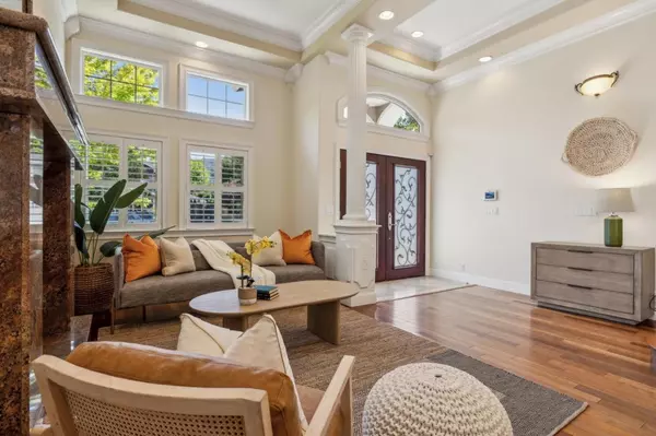 Saratoga, CA 95070,20433 Walnut AVE