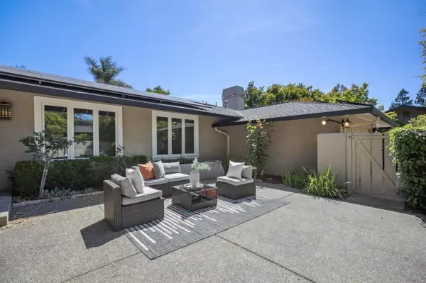 Saratoga, CA 95070,20717 Meadow Oak RD