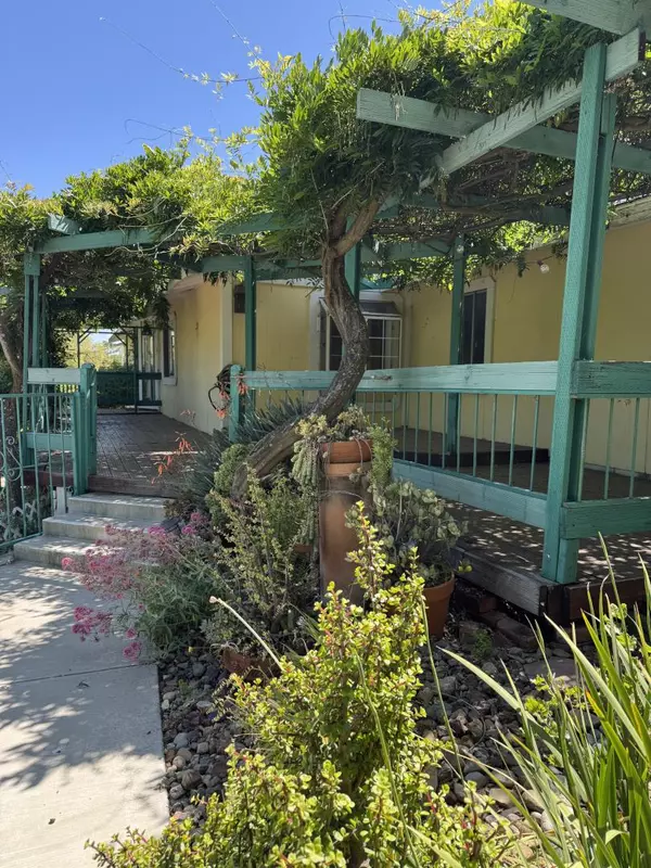 Morgan Hill, CA 95037,3230 Oak View LN