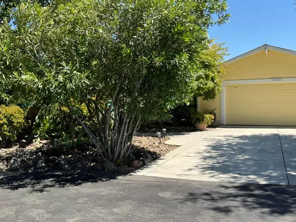 Morgan Hill, CA 95037,3230 Oak View LN