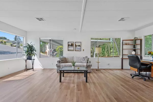 Soquel, CA 95073,11 Del Rio CIR 11