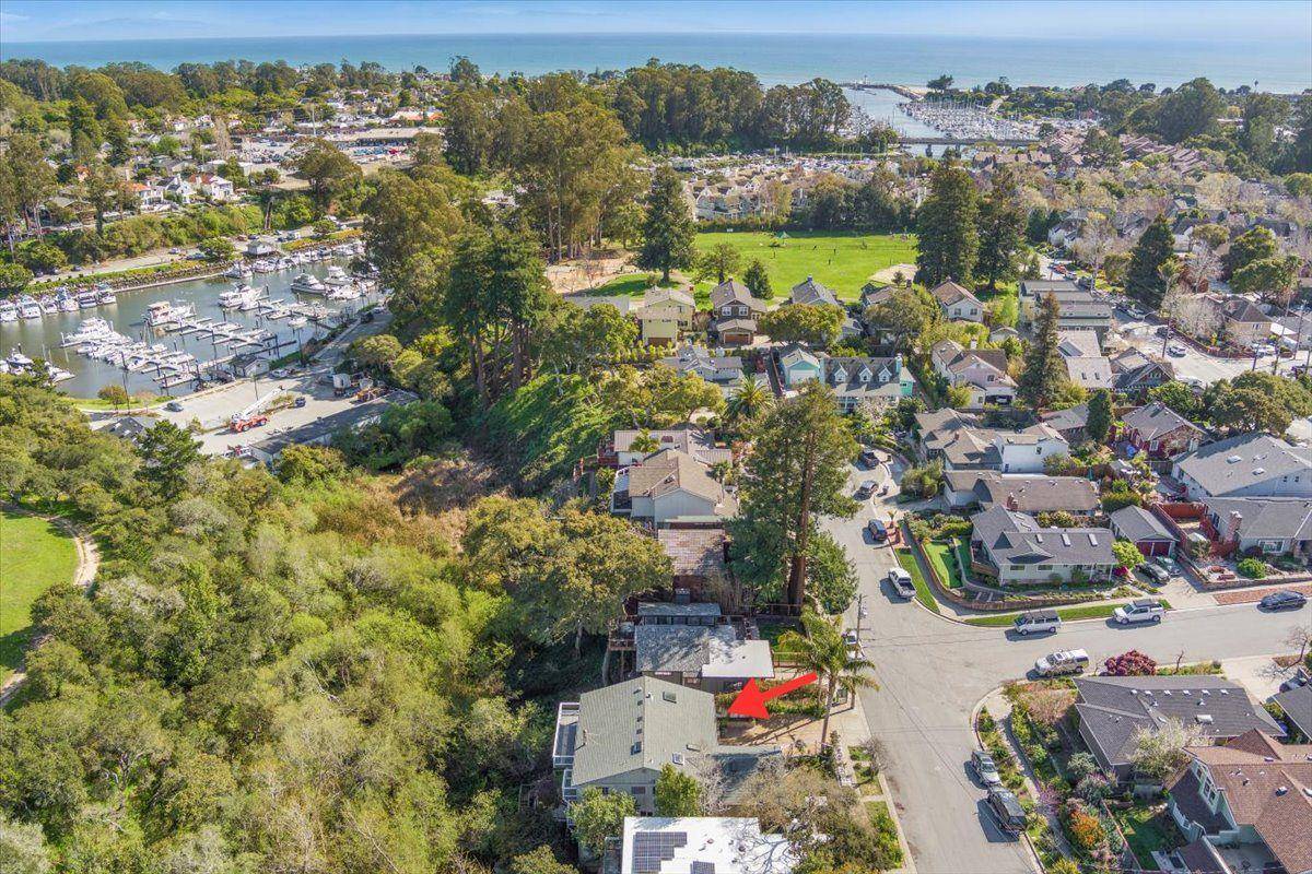 304 Harbor DR, Santa Cruz, CA 95062