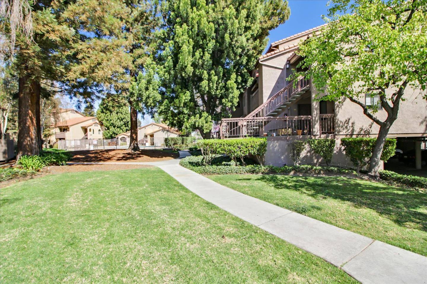 Santa Clara, CA 95050,2250 Monroe ST 207
