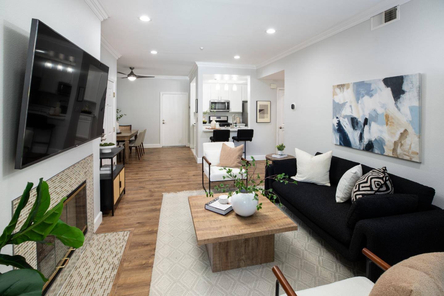 Sunnyvale, CA 94085,607 Arcadia TER 102