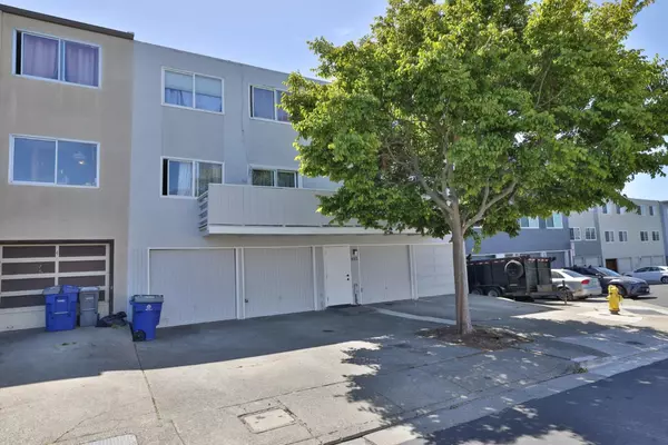 South San Francisco, CA 94080,324 Susie WAY