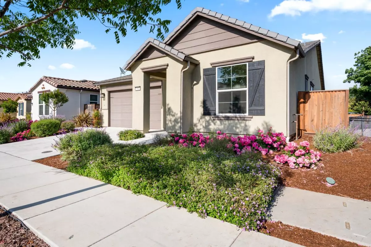 Hollister, CA 95023,681 Segovia DR