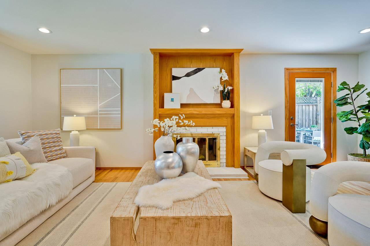 Cupertino, CA 95014,1641 Jamestown DR