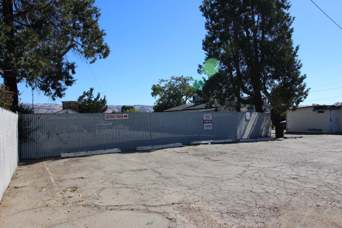 Gilroy, CA 95020,2025 Pacheco Pass HWY