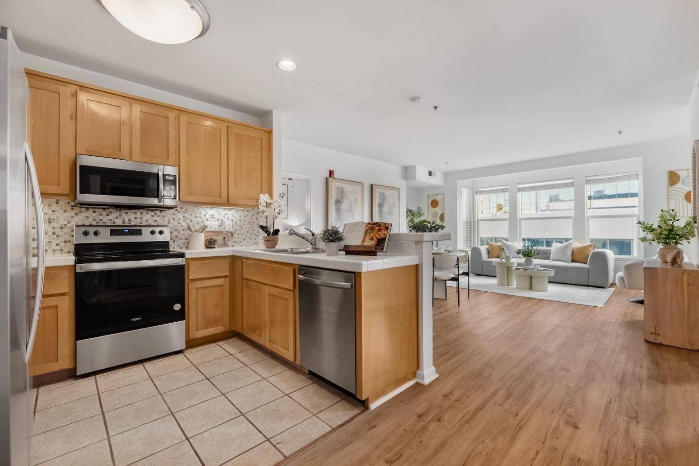 Oakland, CA 94607,655 12th ST 205
