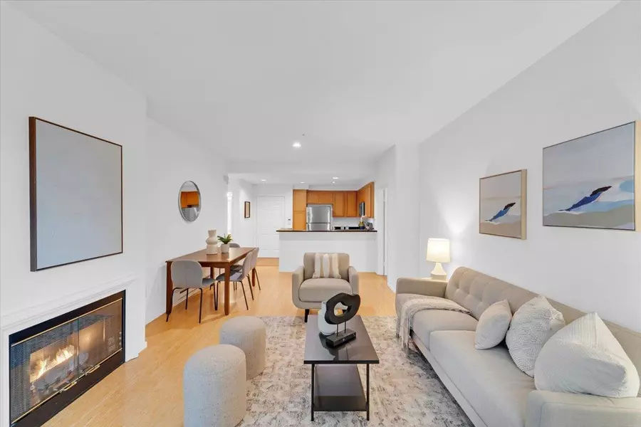 180 Caldecott LN 202, Oakland, CA 94618