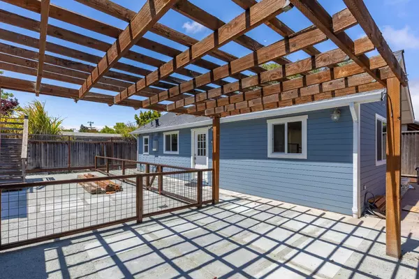 Redwood City, CA 94061,616 Redwood Ave 616
