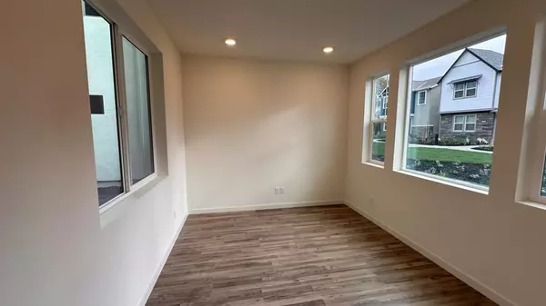 Sacramento, CA 95833,2817 Earthened WALK