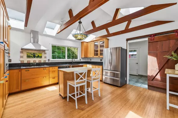 Carmel Valley, CA 93924,11 Southbank RD
