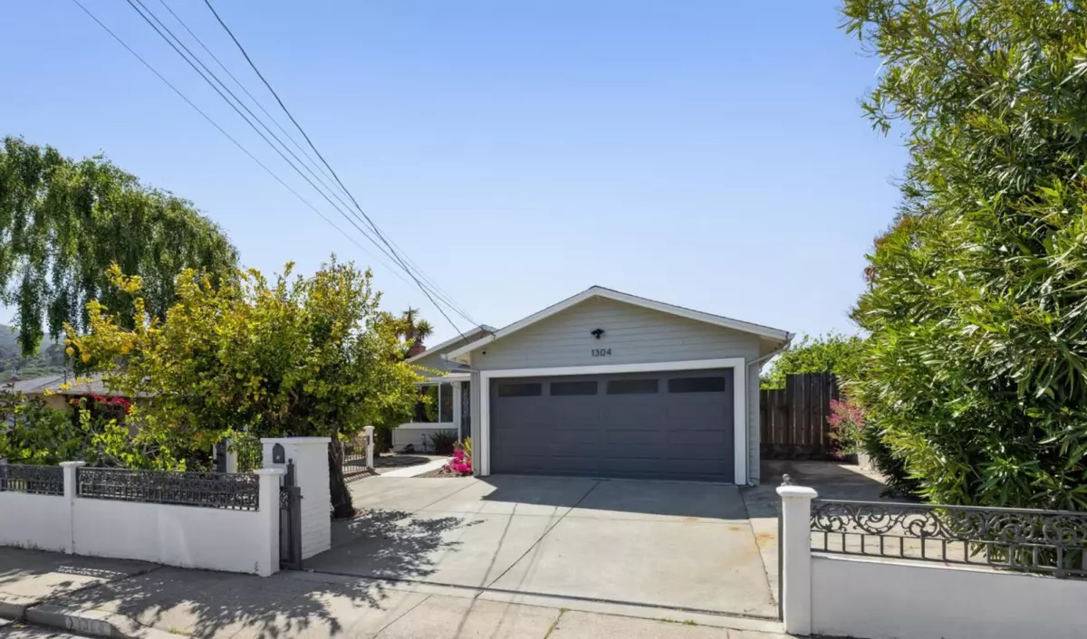 Pacifica, CA 94044,1304 Alicante DR