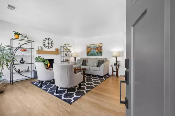 Pacifica, CA 94044,1304 Alicante DR