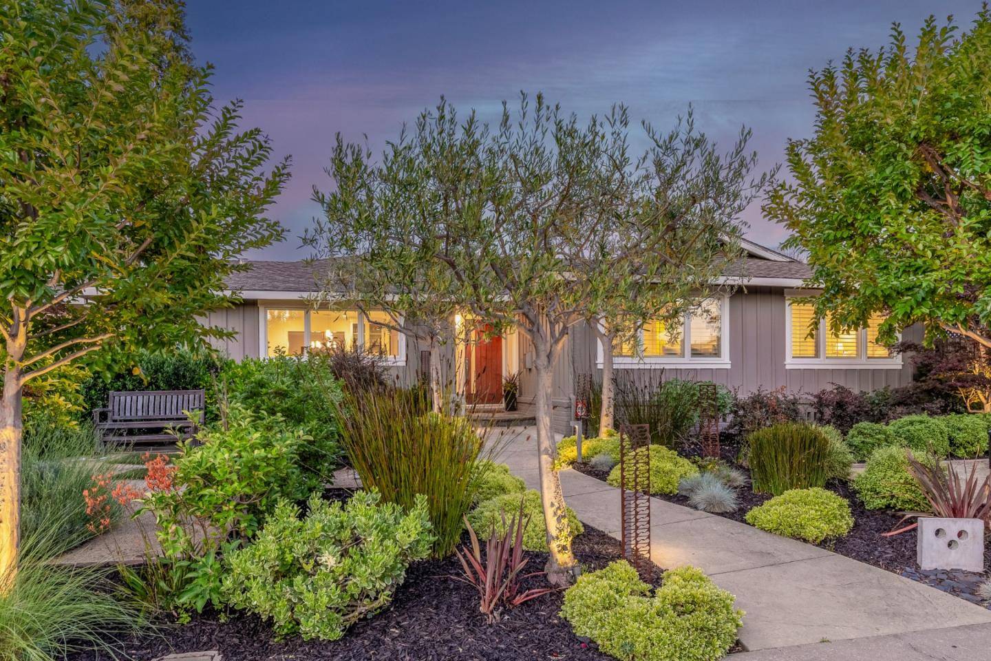Mountain View, CA 94040,1901 Golden WAY