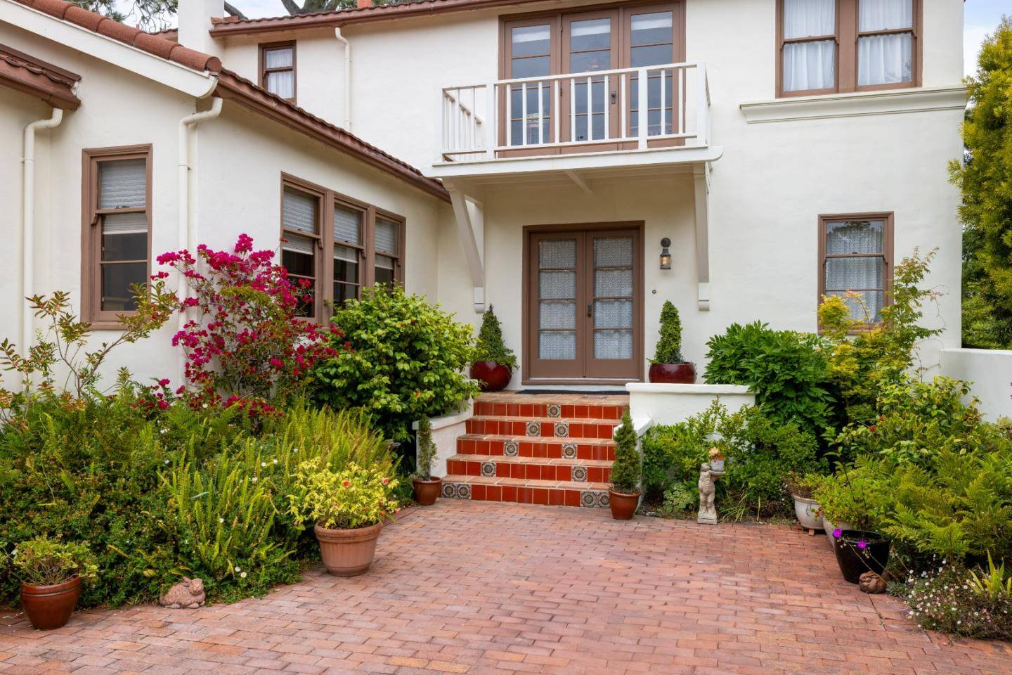 944 Bayview AVE, Pacific Grove, CA 93950