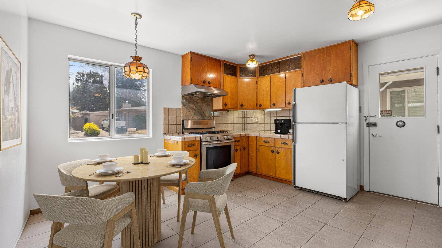 South San Francisco, CA 94080,814 Newman DR