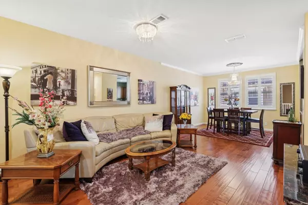 Campbell, CA 95008,178 Salmar TER