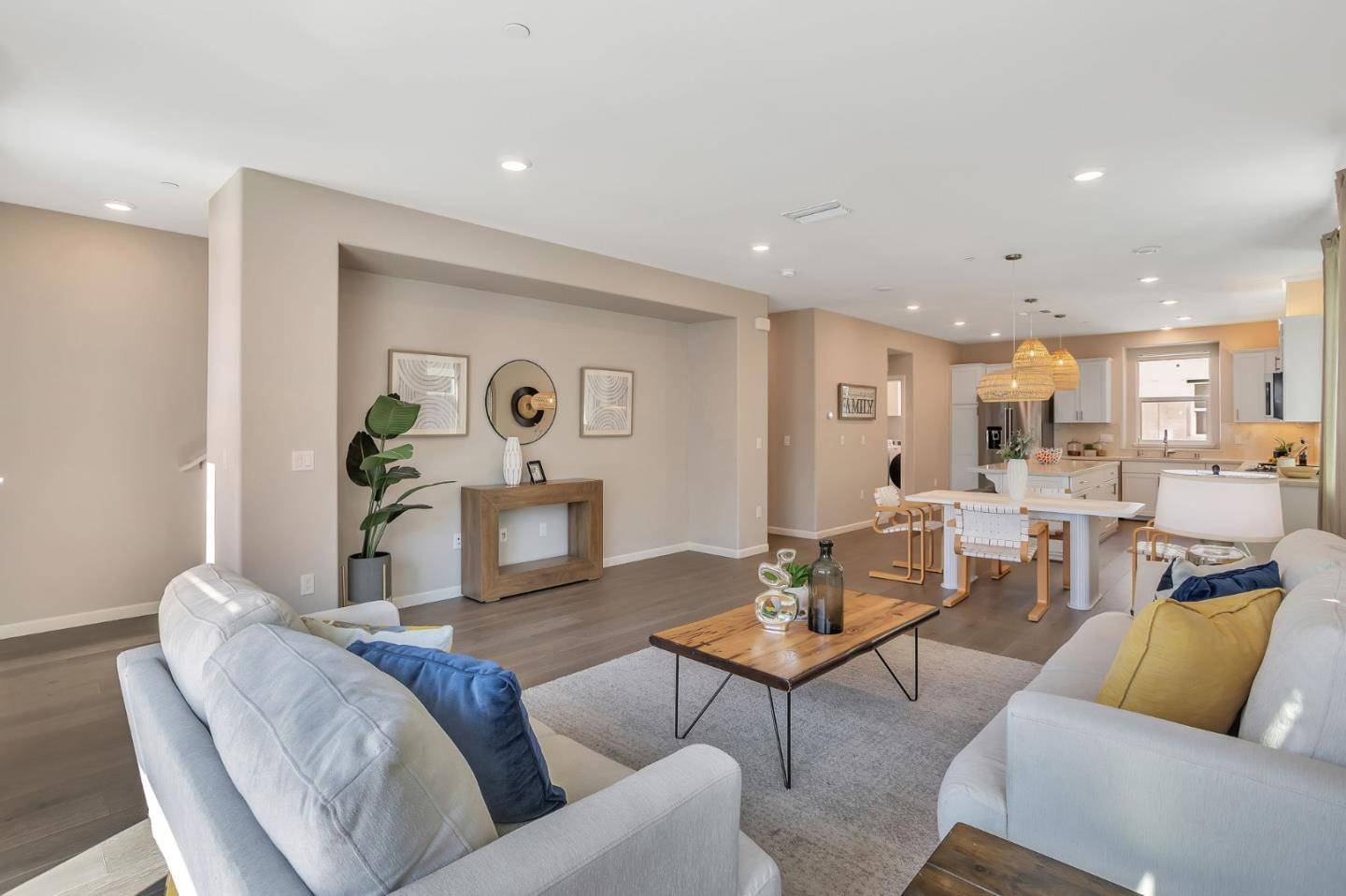 298 Agustin Narvaez ST 6, San Jose, CA 95136
