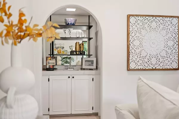 Carmel, CA 93923,3850 Rio RD 7