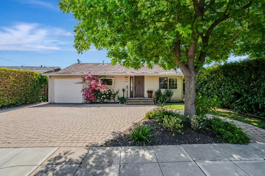 1320 Windermere AVE, Menlo Park, CA 94025