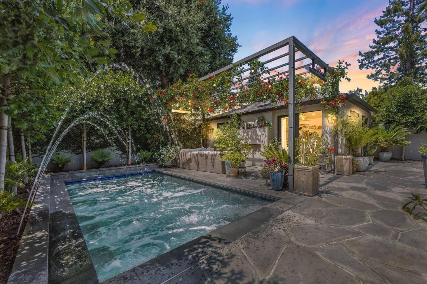 543 8th AVE, Menlo Park, CA 94025