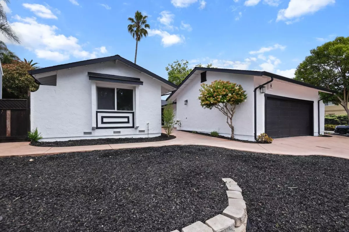 Watsonville, CA 95076,16 Melwood CT