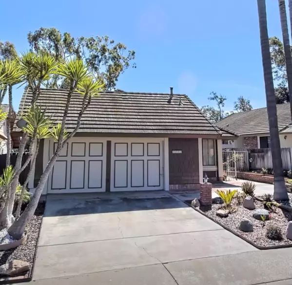 1137 Brewley LN, Vista, CA 92081