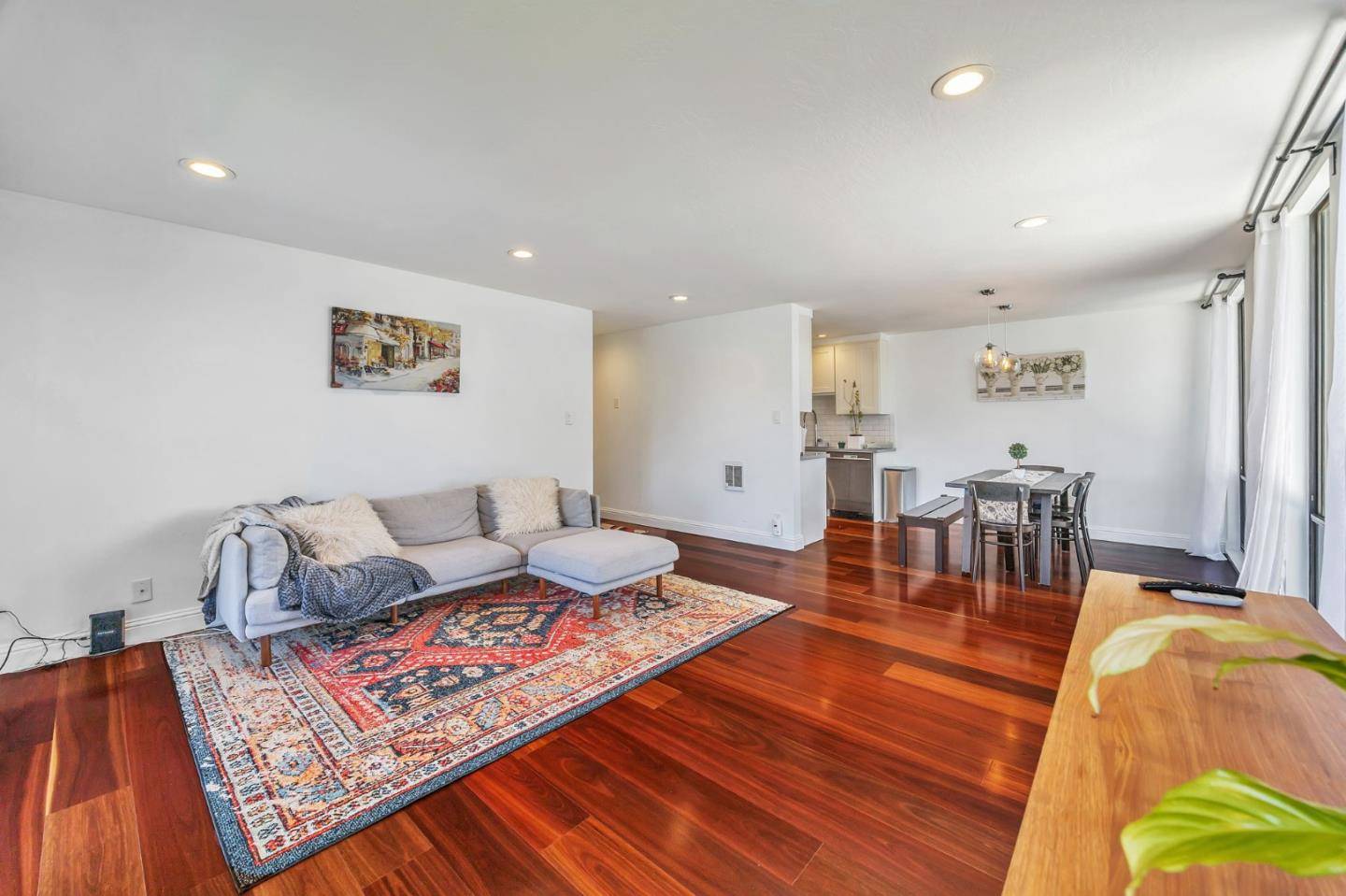 Foster City, CA 94404,1111 Compass LN 106