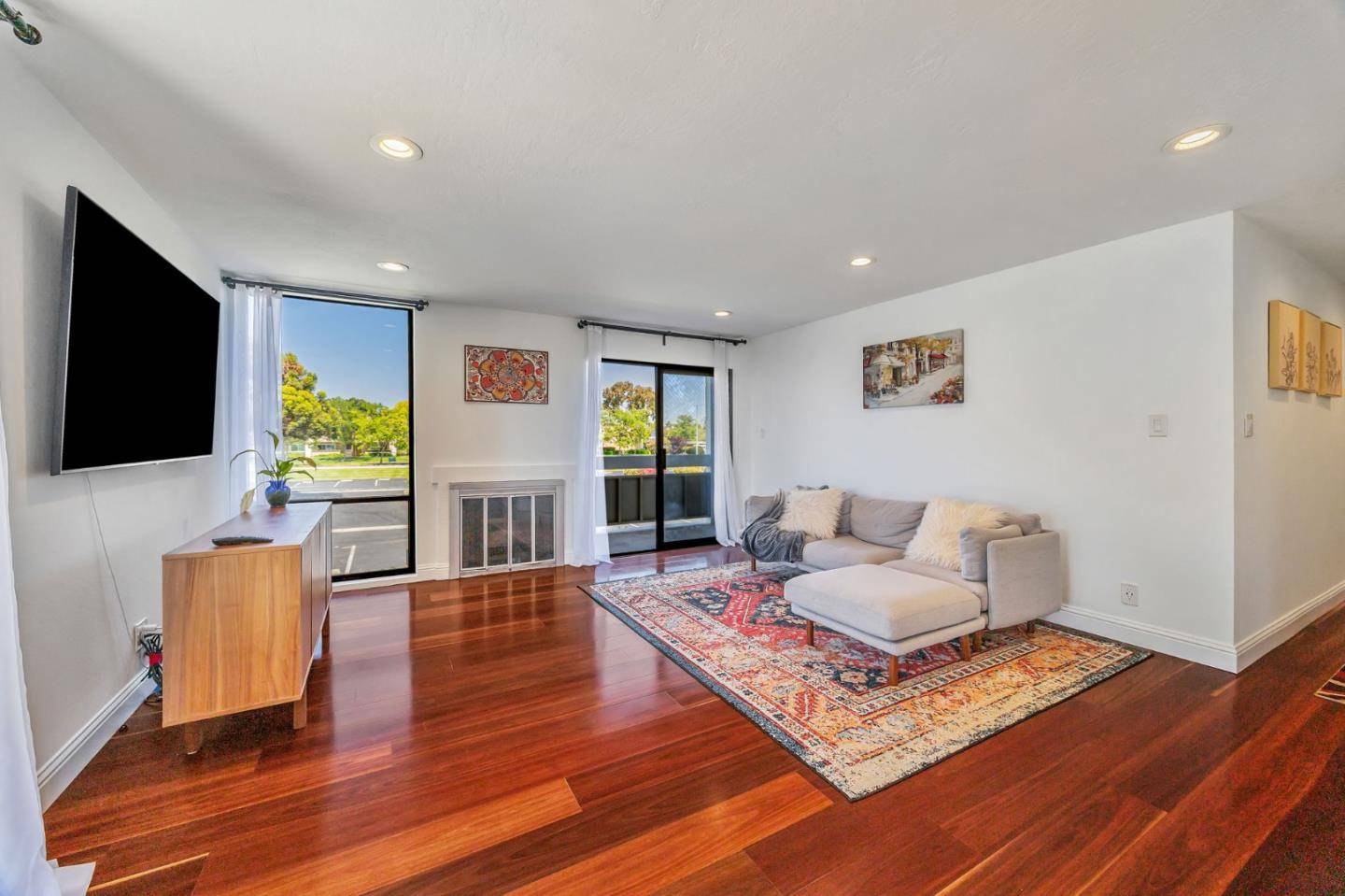 Foster City, CA 94404,1111 Compass LN 106