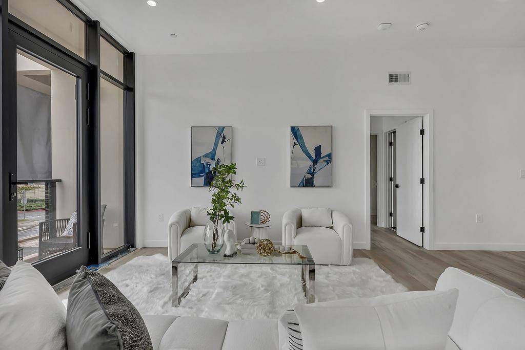 South San Francisco, CA 94080,889 McLellan DR 212